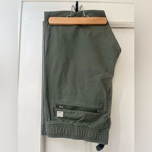 Vuori Women’s Ripstop Pant Size L Army